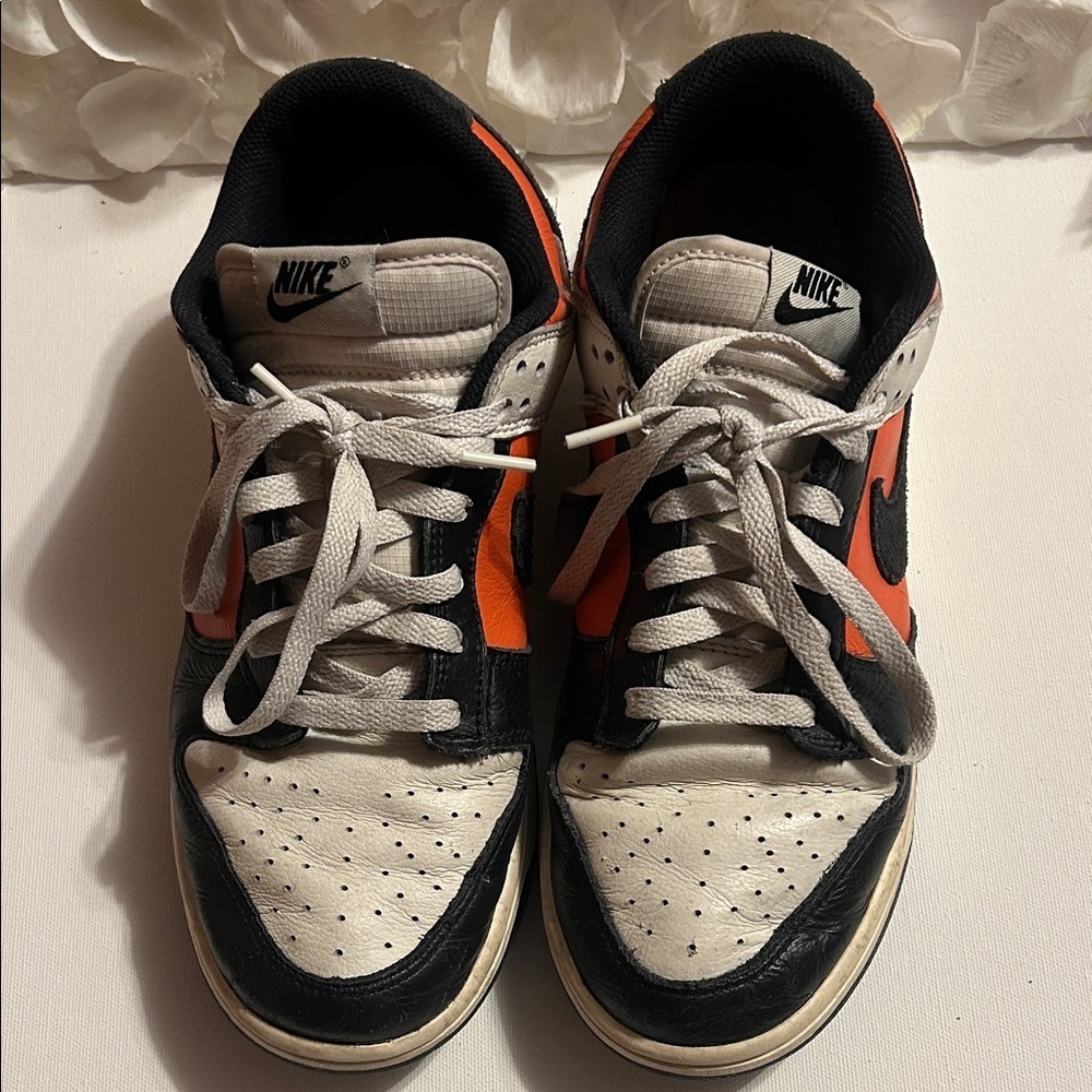 Nike Men's Black, White, and Orange Sneakers